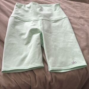 Alo Yoga Airbrush Shorts Spearmint XS